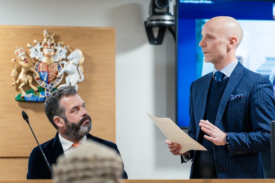 Imagem relacionada à notícia: Justiça serviu para West Yorkshire enquanto o novo centro de cortes e tribunais abre em Leeds